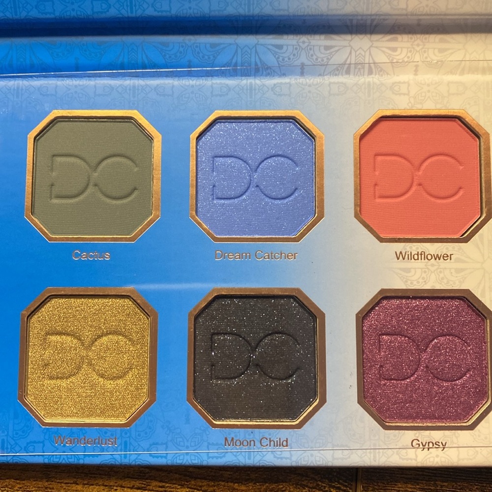 Dominque Cosmetics Palette in Rustic Glam - Picture 4 of 5